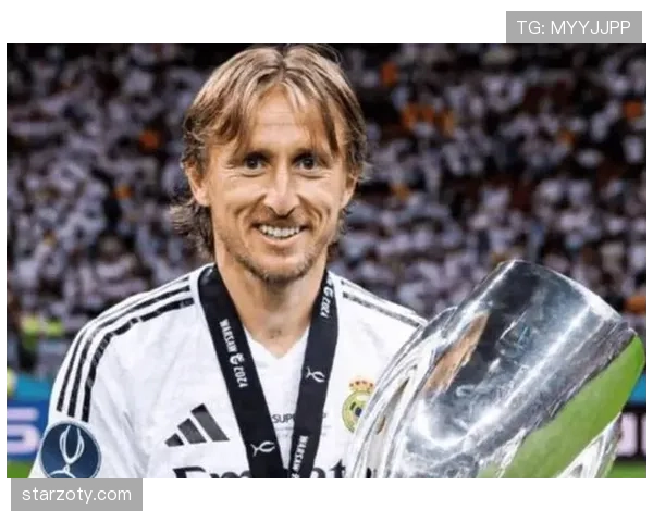 在节奏控制下莫德里奇与克罗斯传球结构分散差异