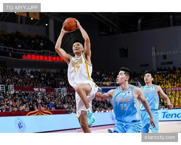 库杜斯如何从新星蜕变为球队核心：荣誉背后的成长逻辑